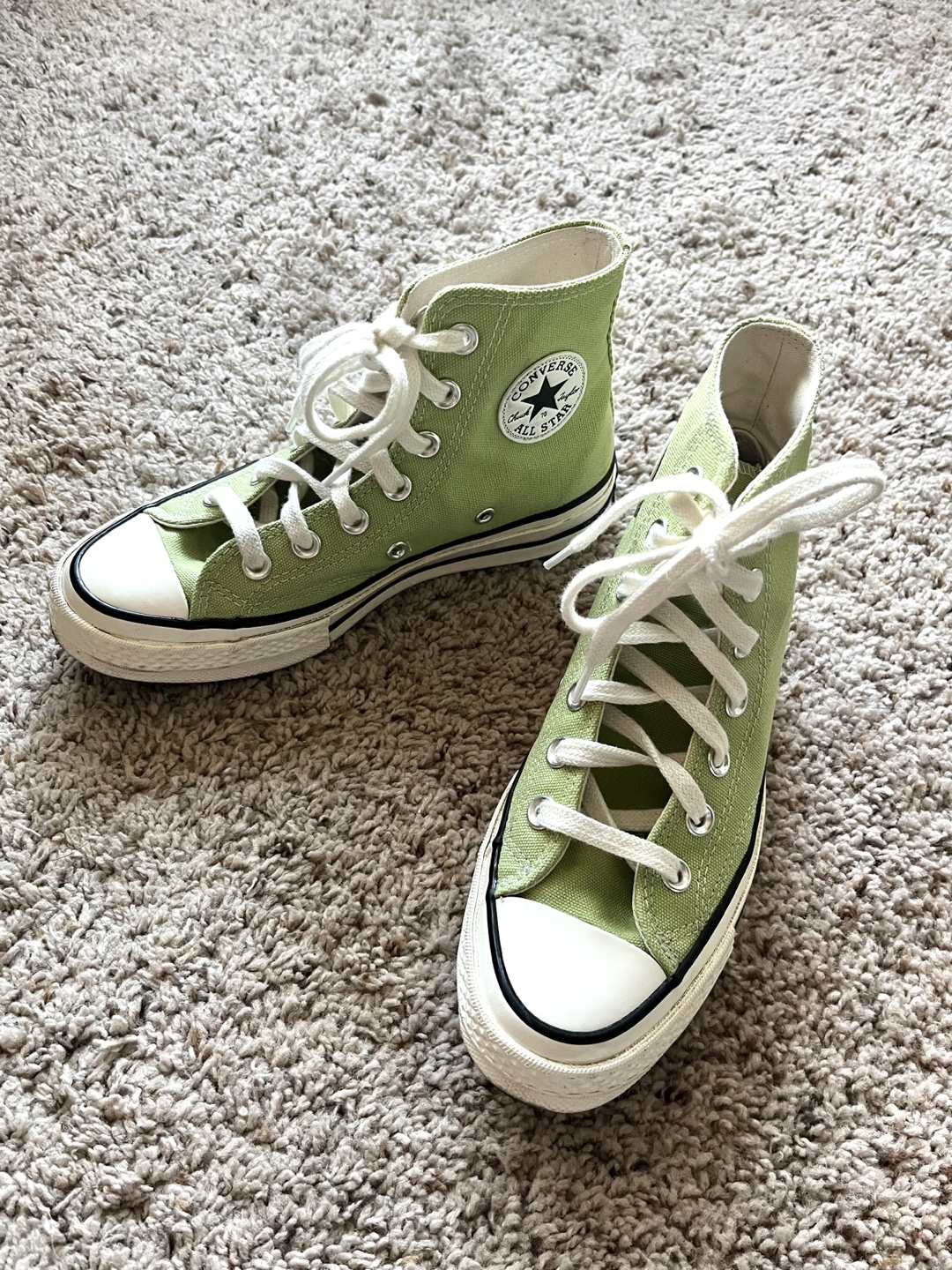 MOVING!! Converse All Star High Tops