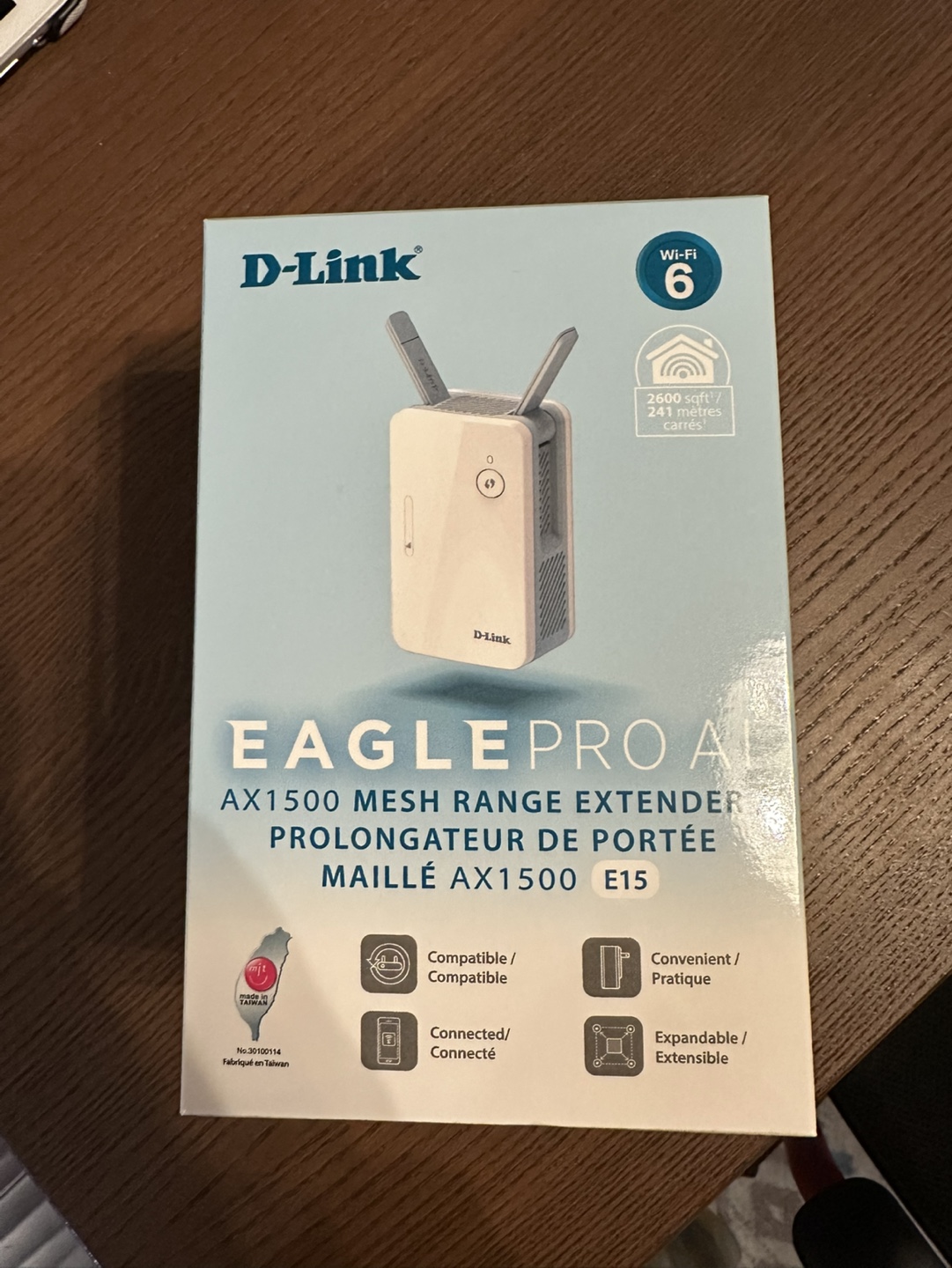 D-Link E15 AX1500 Eagle Pro AI Mesh WiFi 6 Range Extender - photo 2