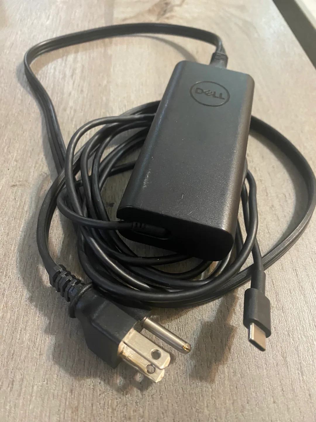 Dell 65W Laptop Charger thumbnail