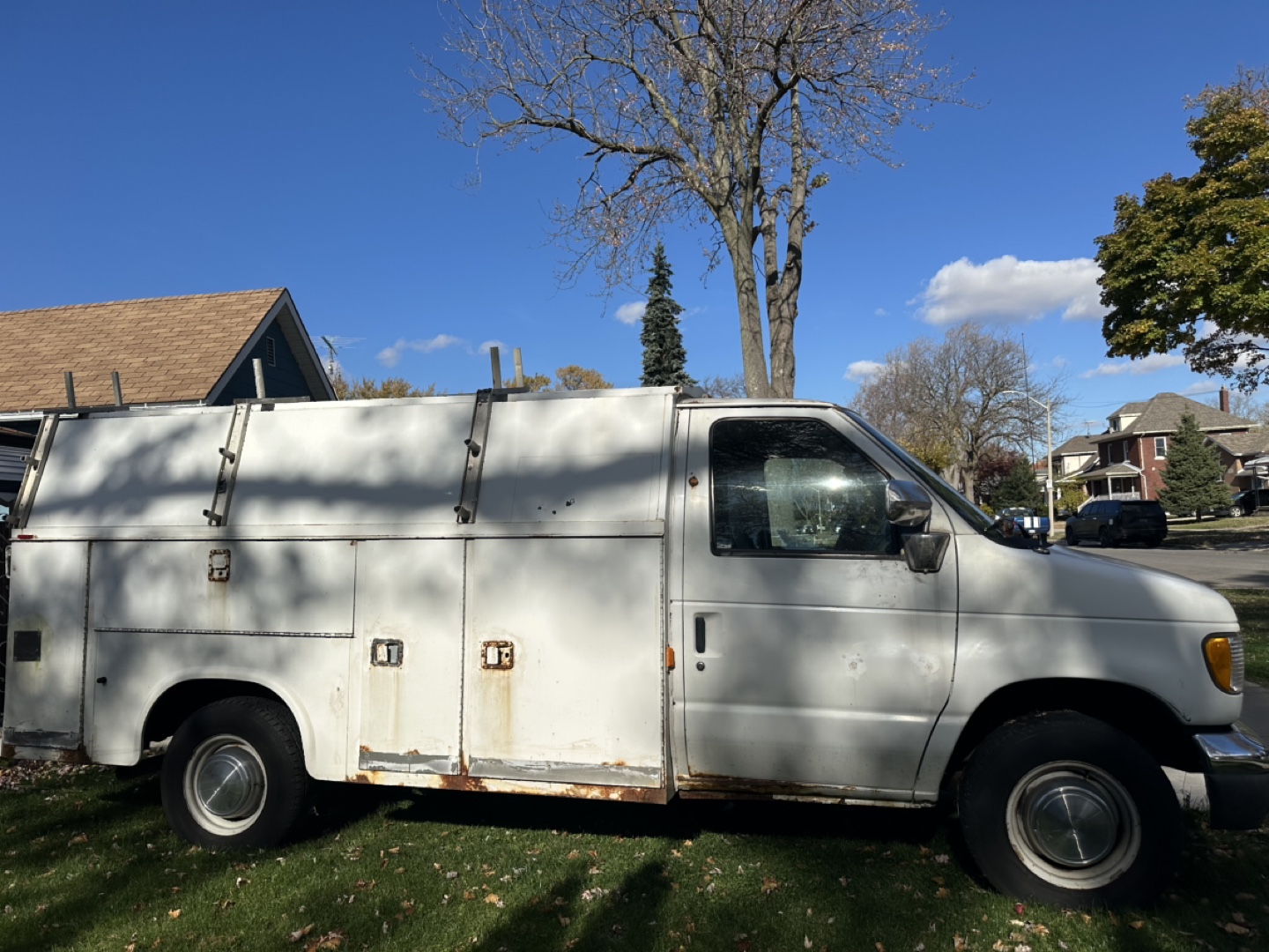 Used Ford E350 Van - photo 4