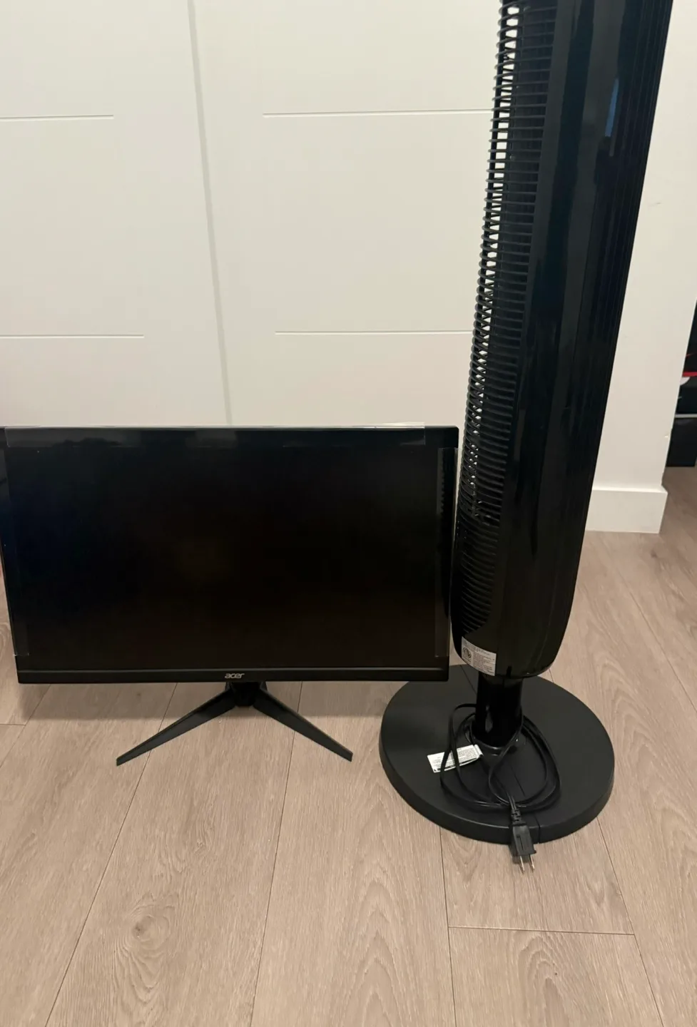 Acer Monitor and Tower Fan thumbnail