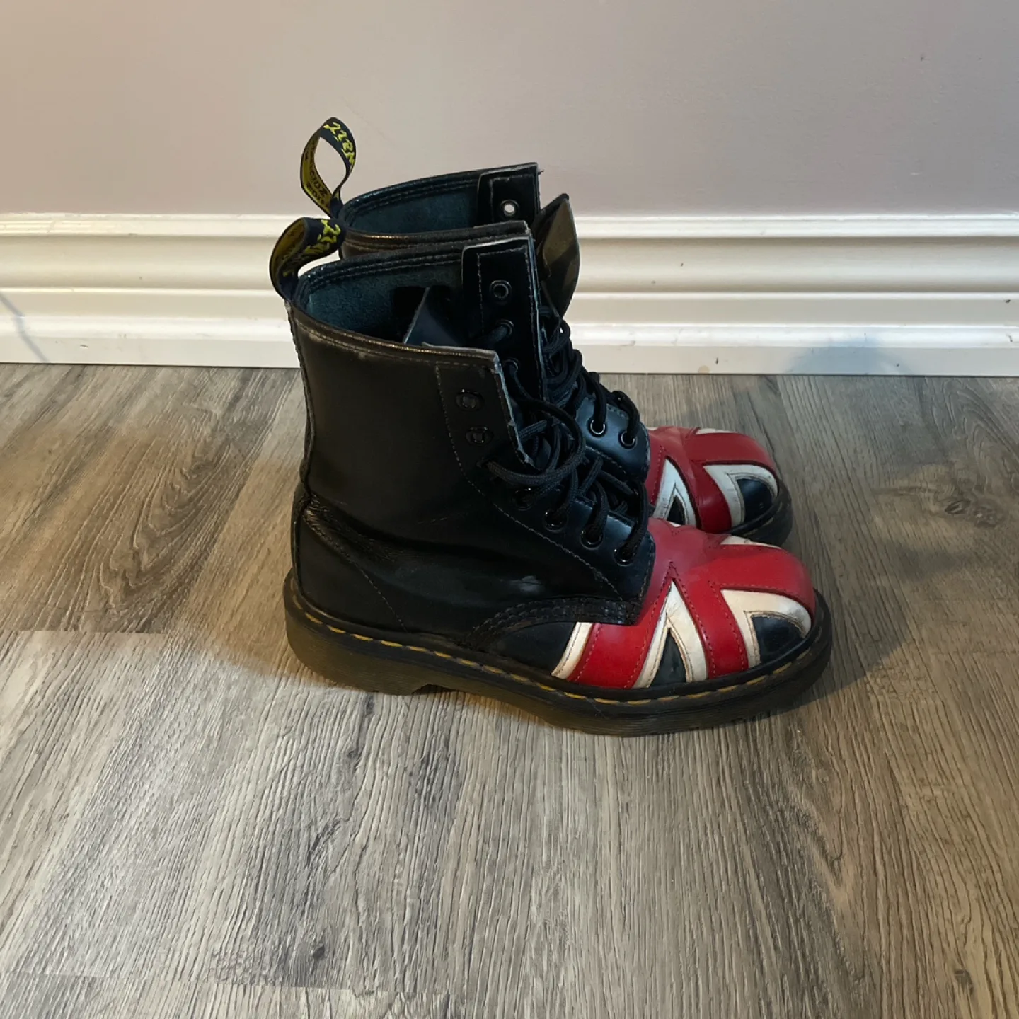 Dr. Martens Union Jack Boots image indicator(2)