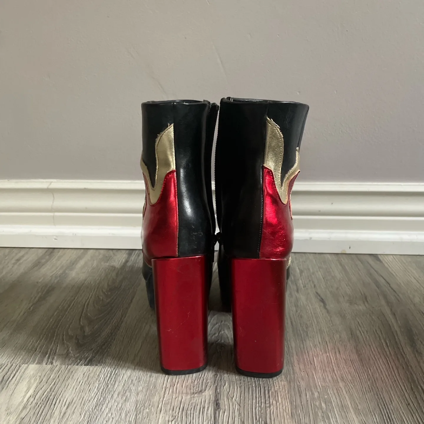 Black and red platform boots image indicator(3)
