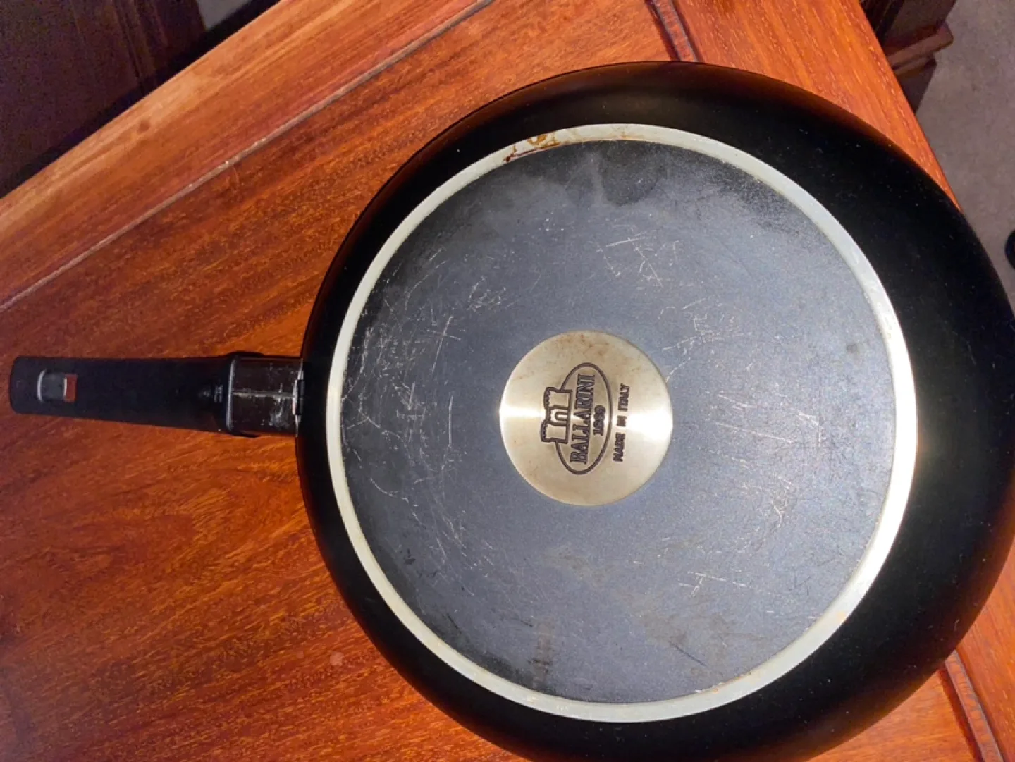 Ballarini 1000 Series Frying Pan image indicator(2)