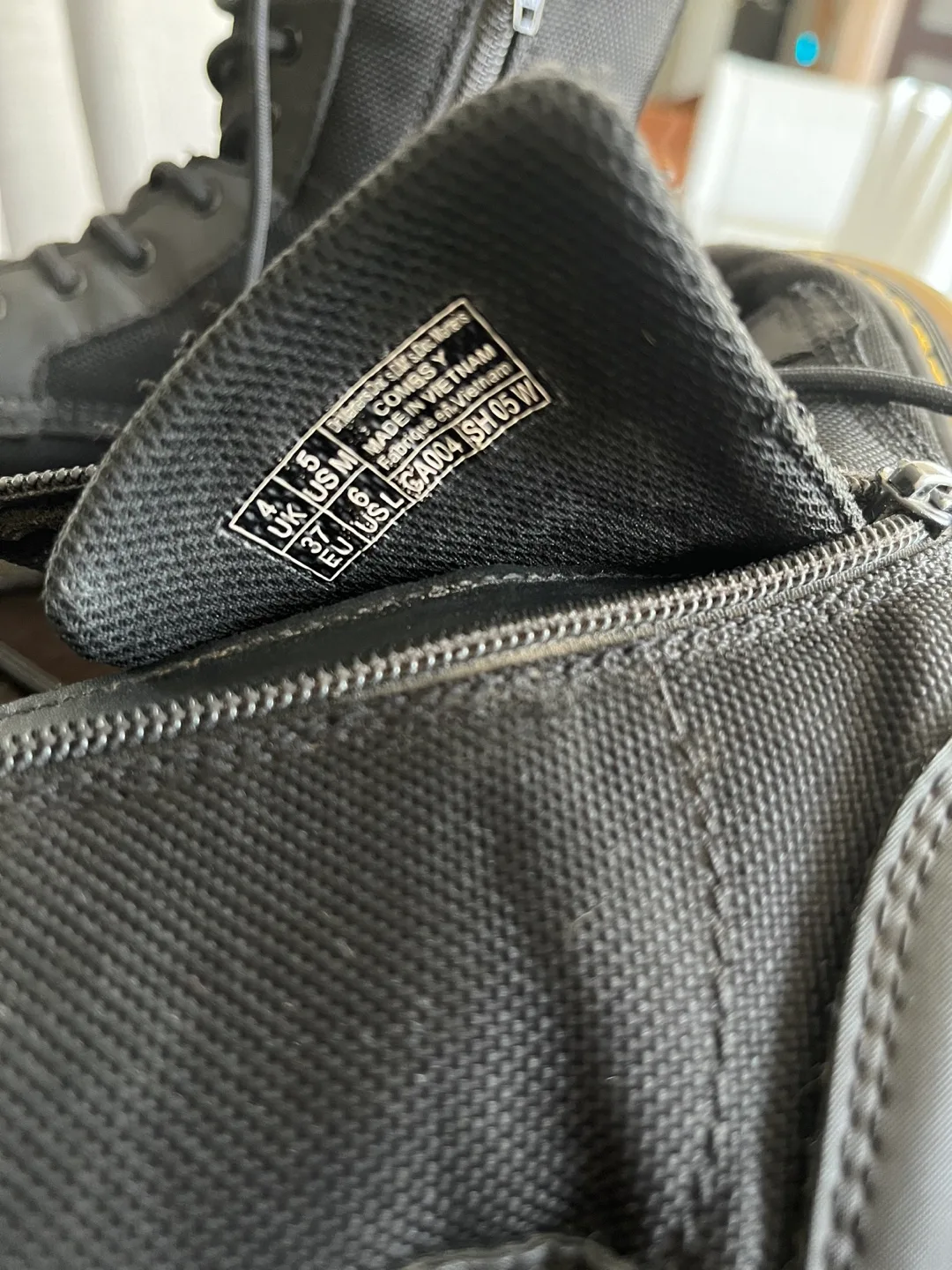 Dr. Martens Junior Combs Boots image indicator(7)