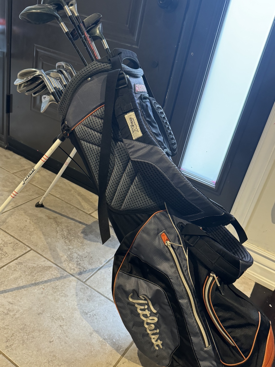 Beginner Golf Set – Titleist Bag Included!