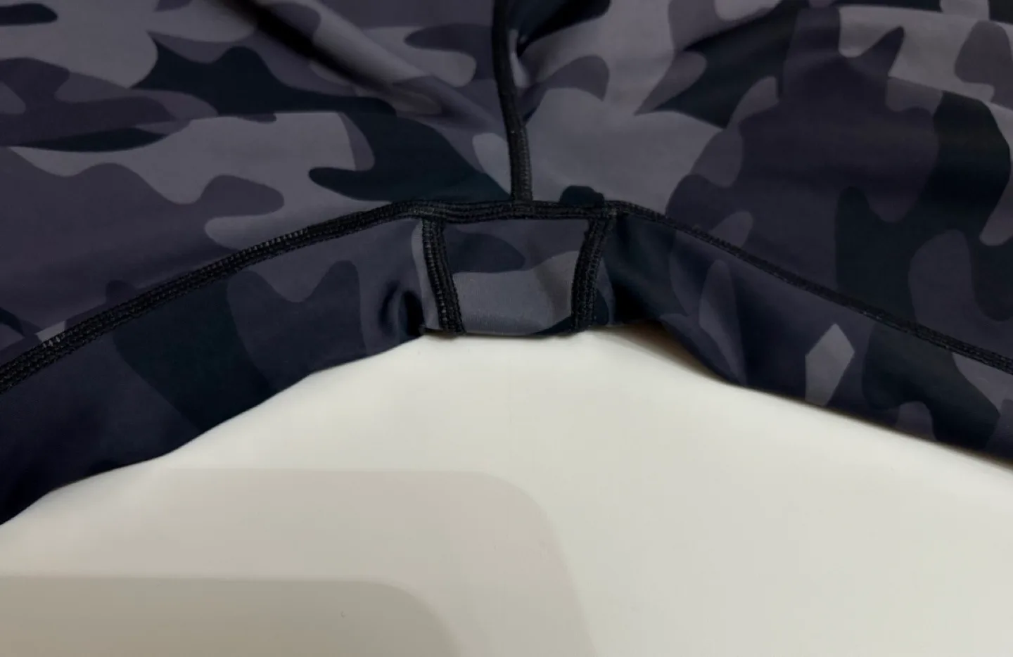 Lole Camo Leggings image indicator(4)
