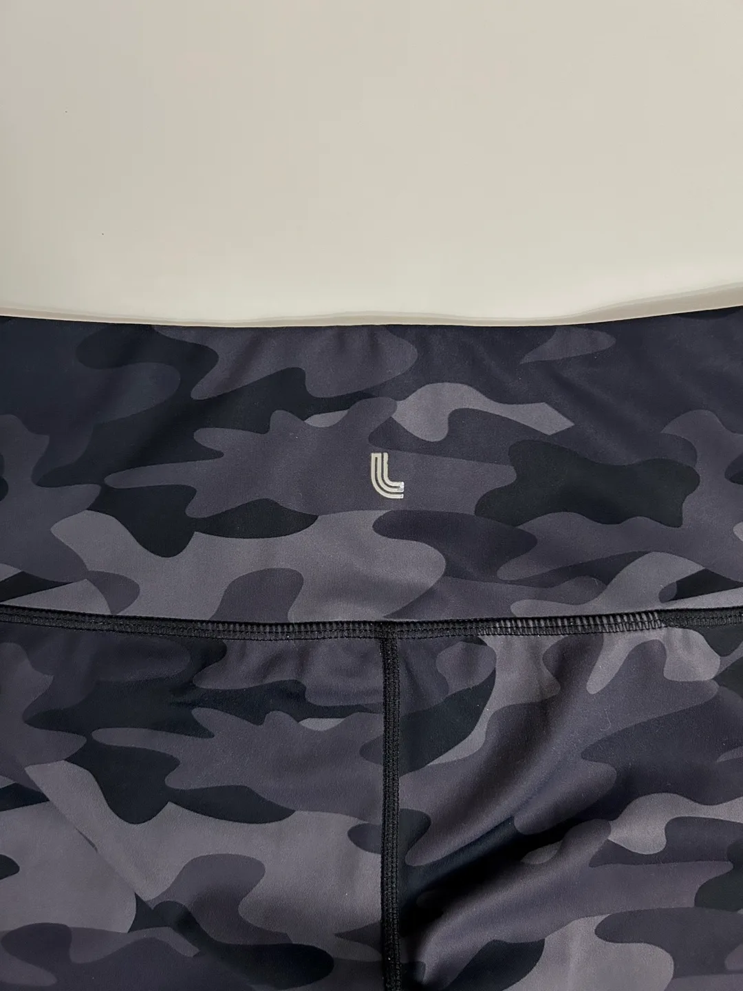 Lole Camo Leggings image indicator(5)