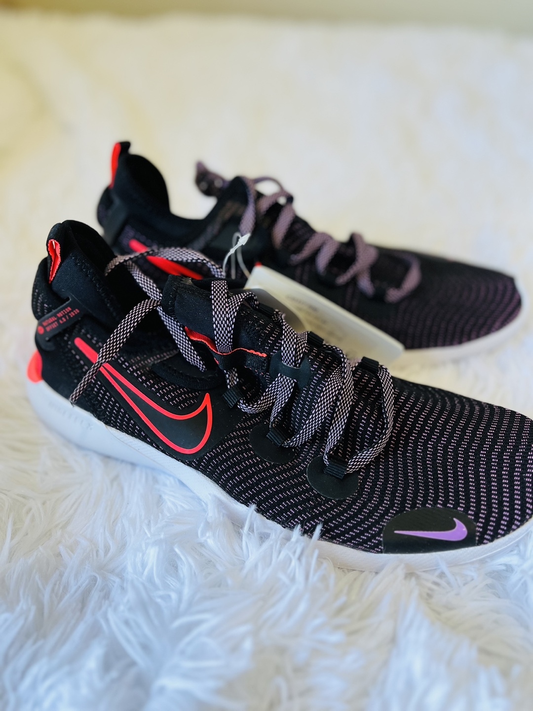 Buy and sell used nike running shoes in Beasley Karrot