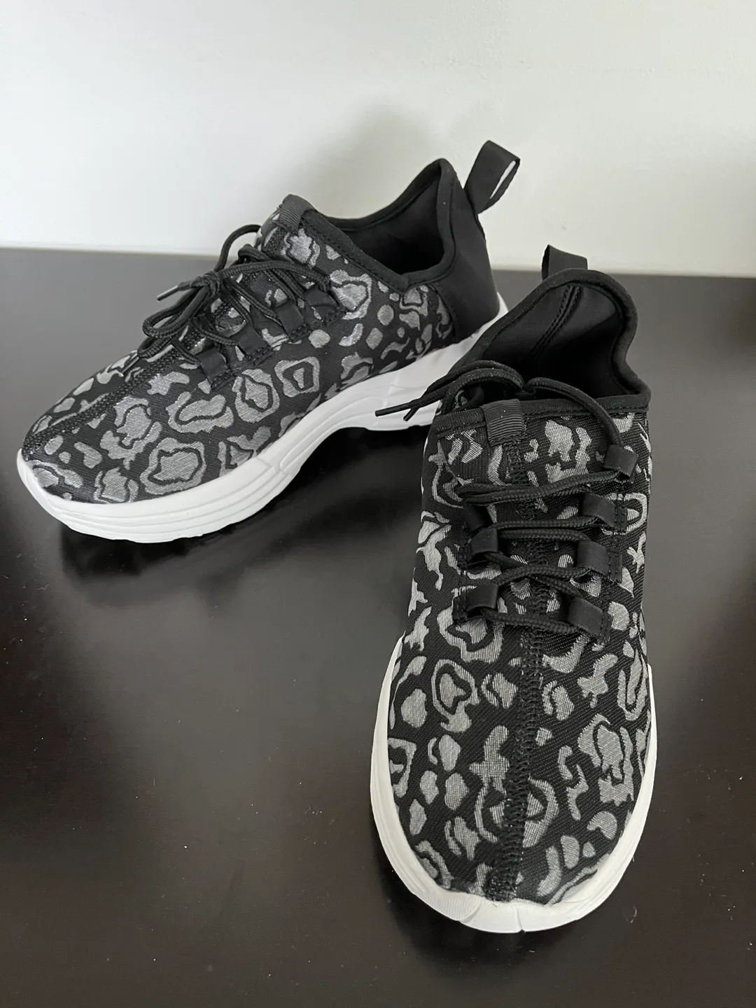 LED Light Up Sneakers image indicator(5)