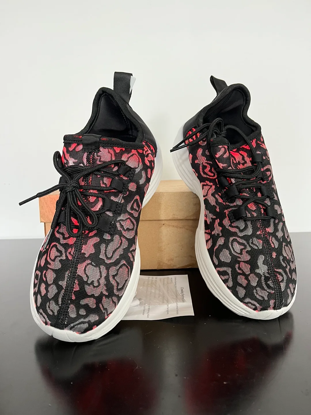 LED Light Up Sneakers image indicator(2)