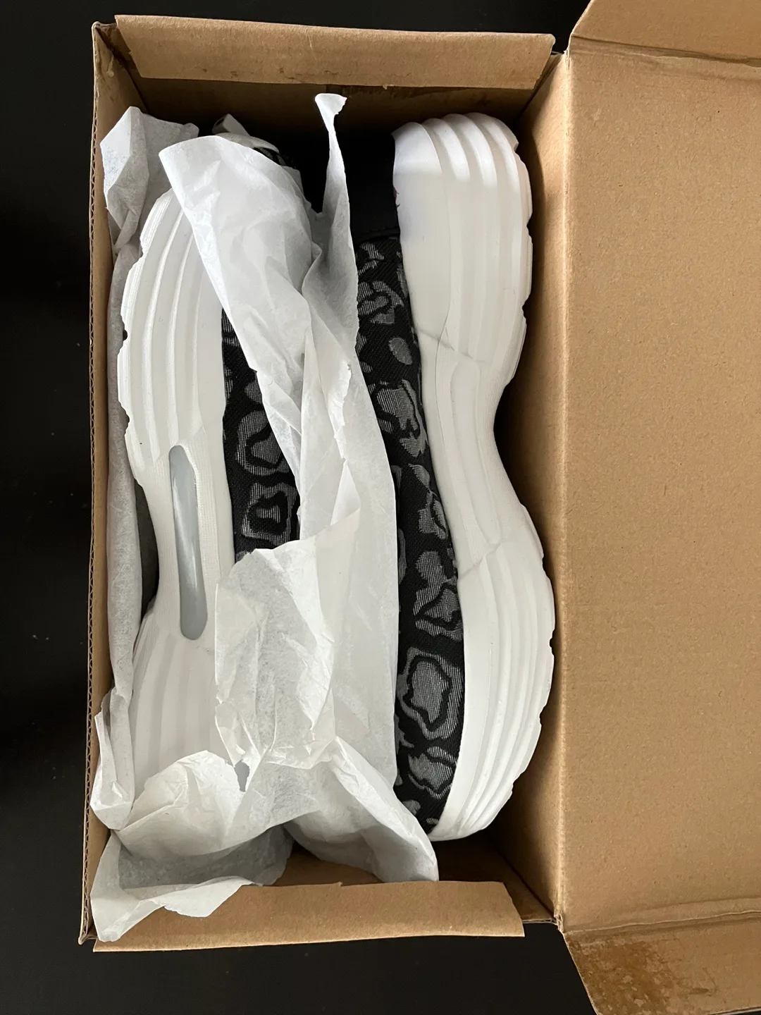 LED Light Up Sneakers image indicator(8)