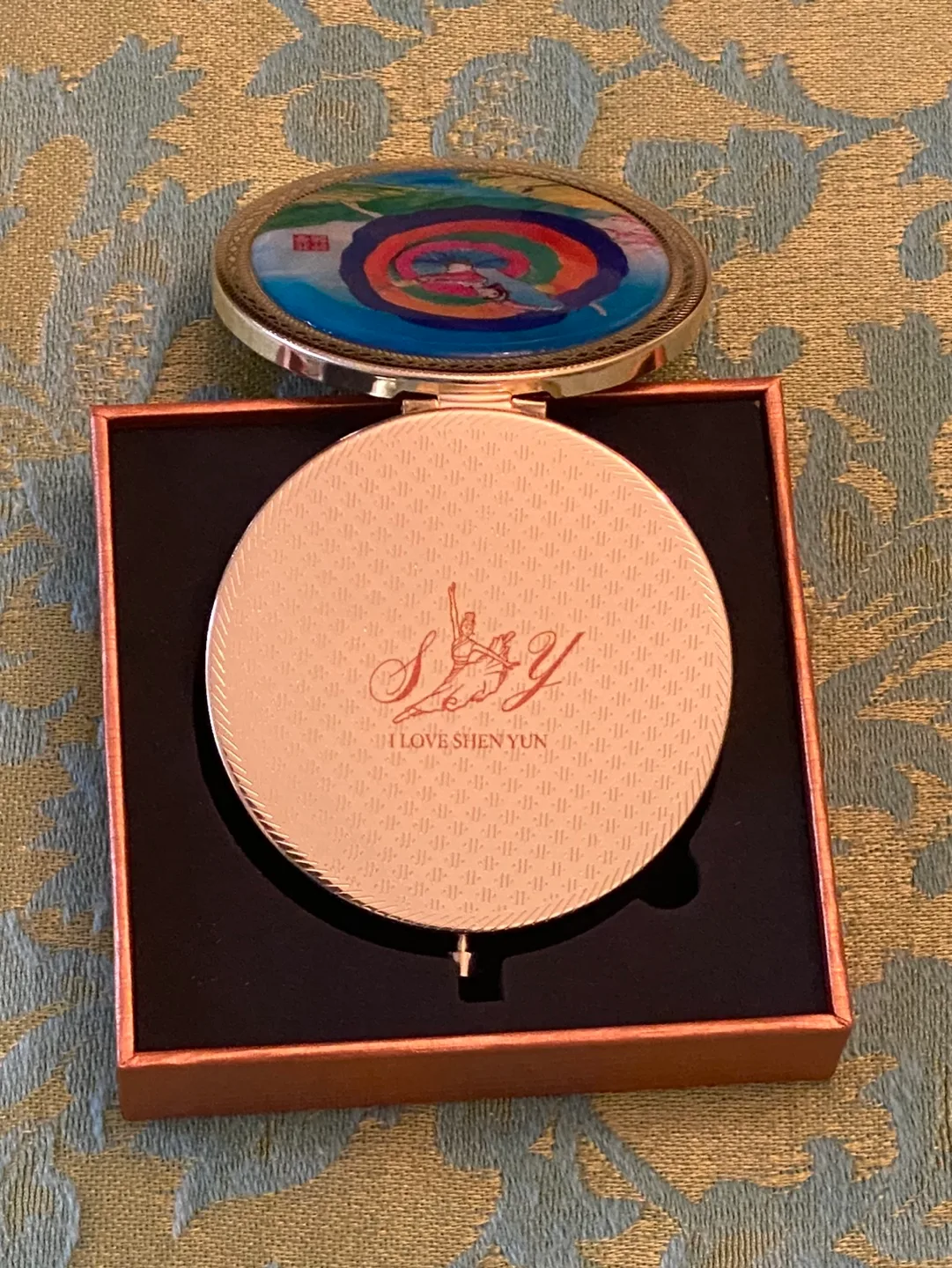 Shen Yun Compact with Double Mirror & Mother of Pearl Inlay image indicator(3)