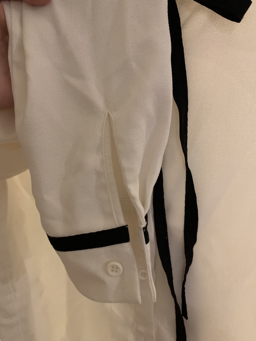Visit in New York White Blouse with Black Trim - photo 4