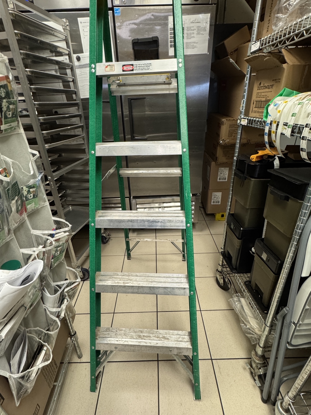 Featherlite 6 ft. Fiberglass Step Ladder with Tray - photo 2