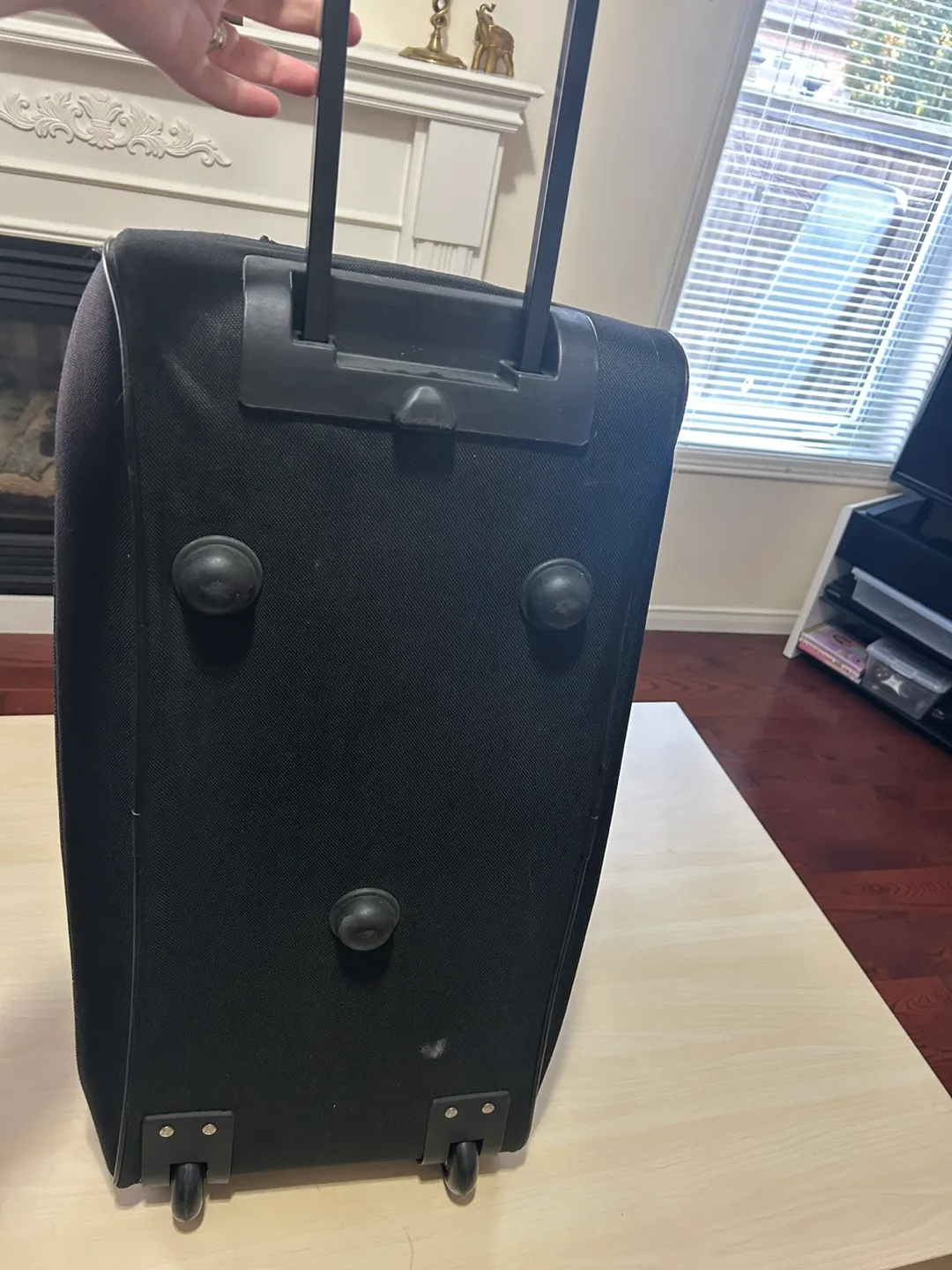 Black Rolling Duffle Bag image indicator(3)