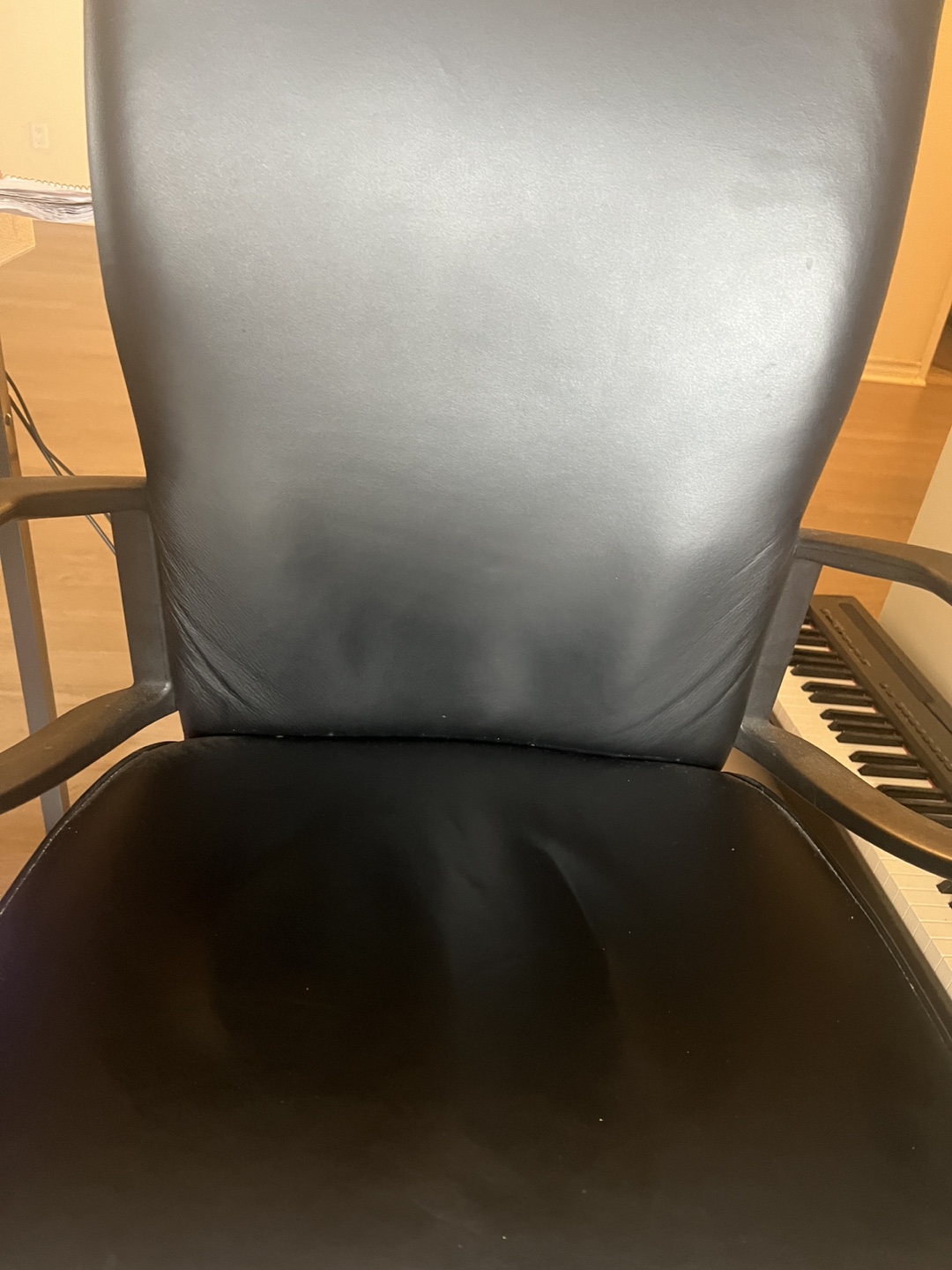 Black Leather Office Chair🧡