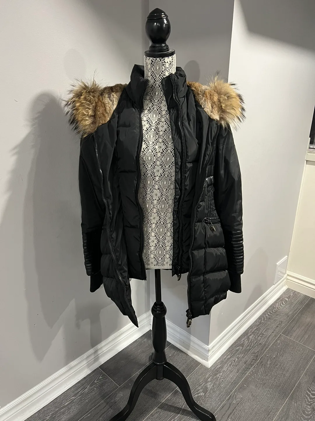 Nicole Benisti Winter Jacket (Size Small) image indicator(3)