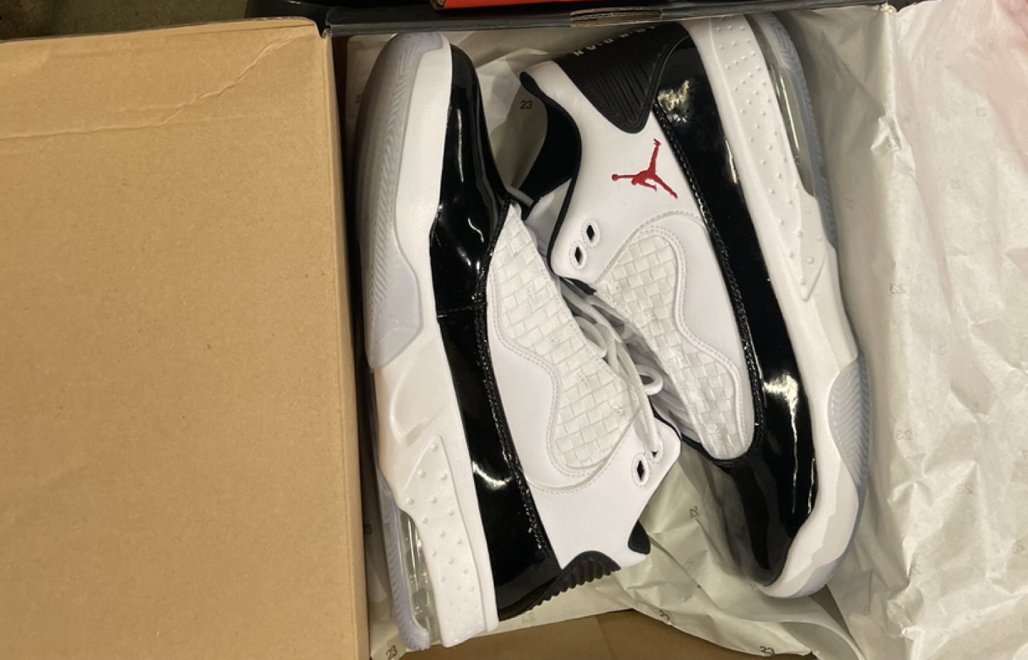 *NEED GONE* Jordan Max Aura 2 sz 10.5 men’s