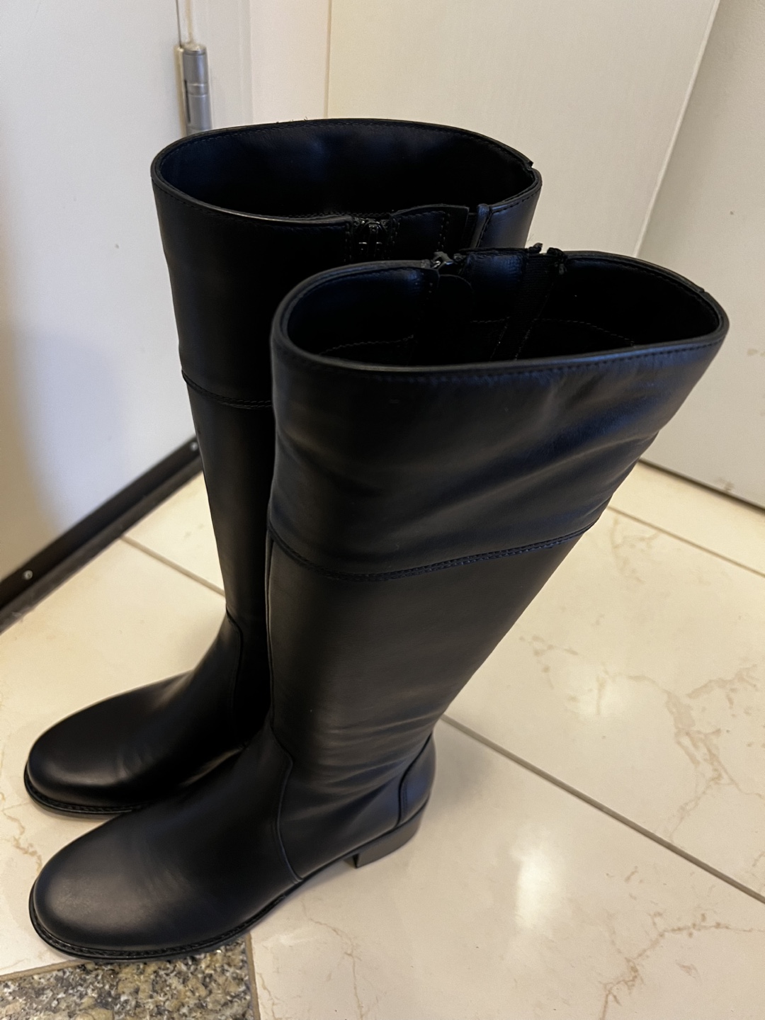 La Canadienne Knee-High Boots - photo 2