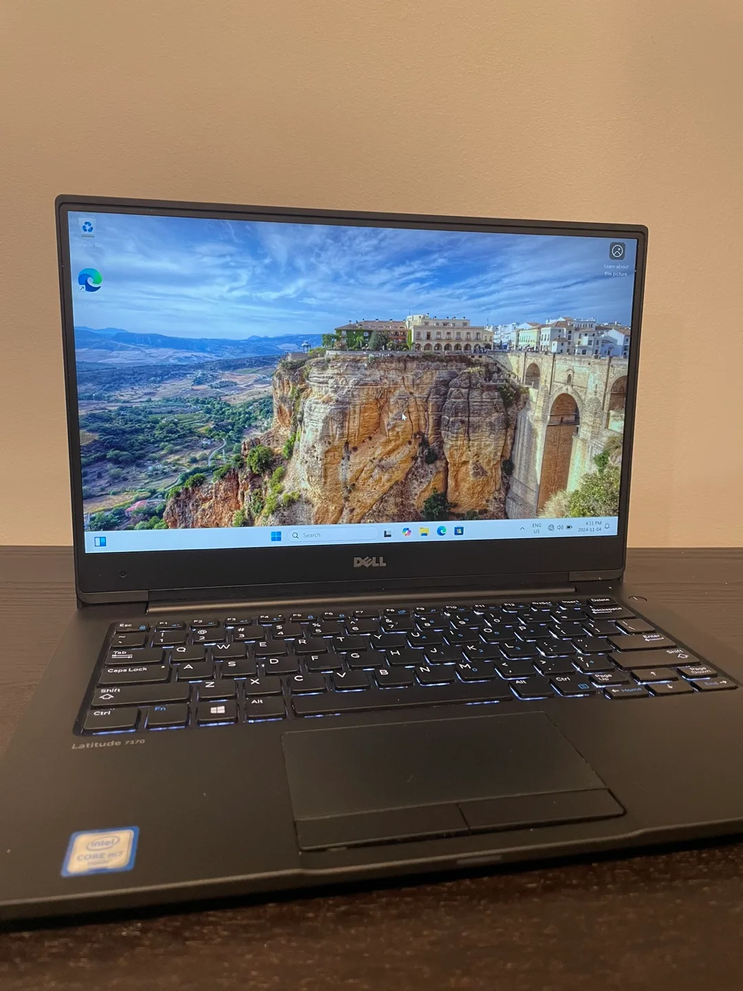 Dell Latitude 7370 Laptop with Charger for Sale image indicator(4)