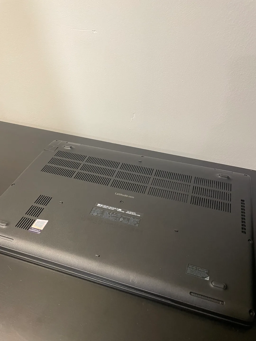 Dell Latitude 5500 Windows 11 Laptop - 16 GB RAM, 512 GB SSD image indicator(6)