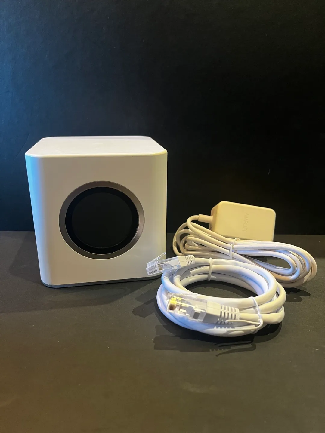 AmpliFi HD Wifi Mesh Router + Mesh Point image indicator(4)