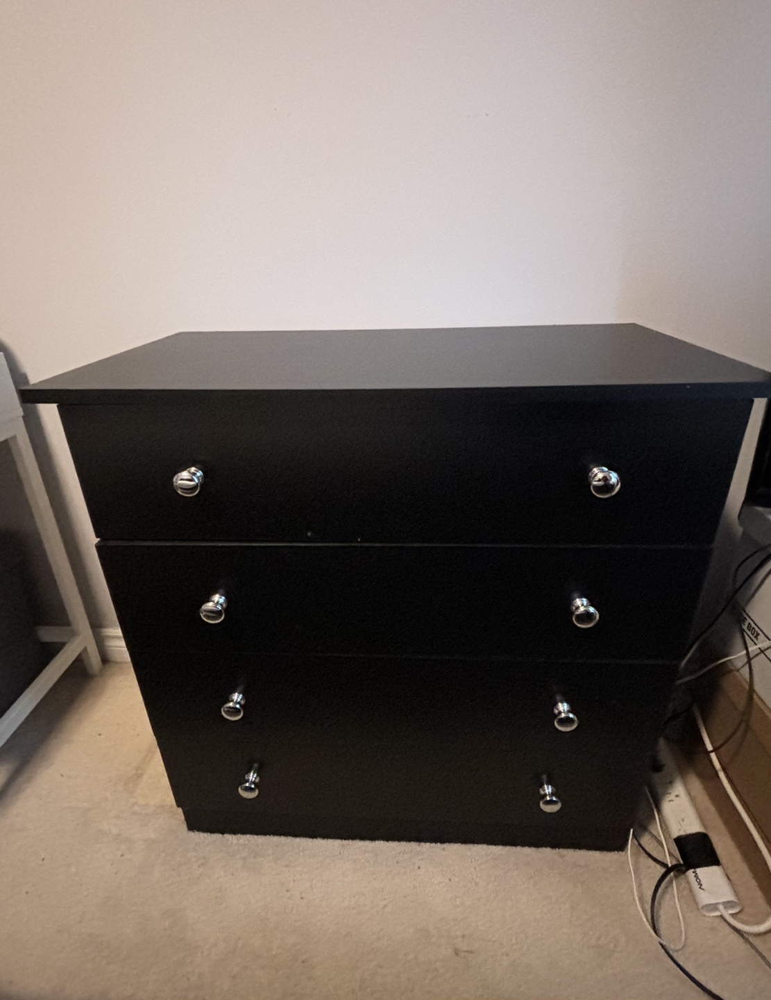 Black dresser with 4 drawers 🧡