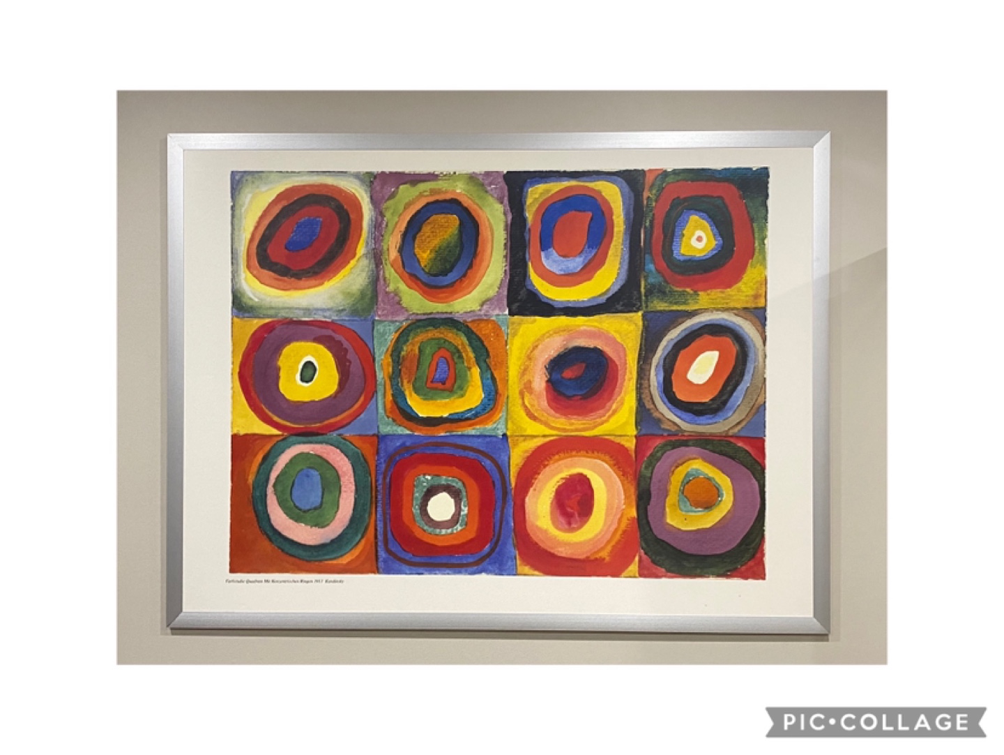 Farbstudie Quadrate mit konzentrischen Ringen