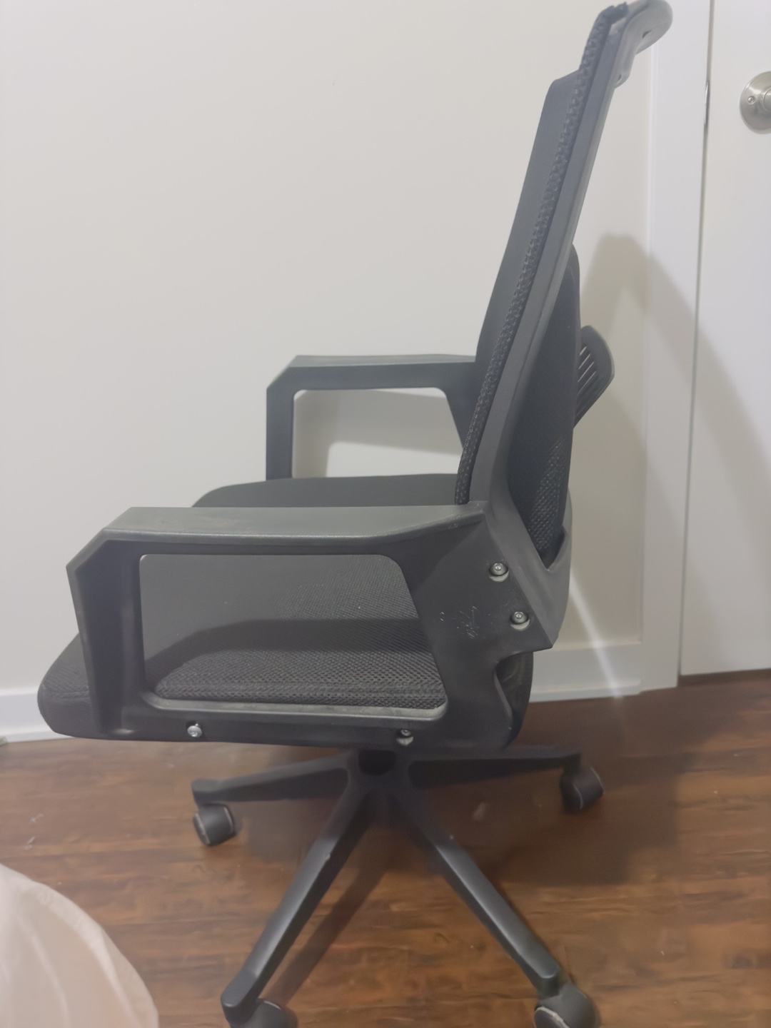 Black Mesh Office Chair - photo 2