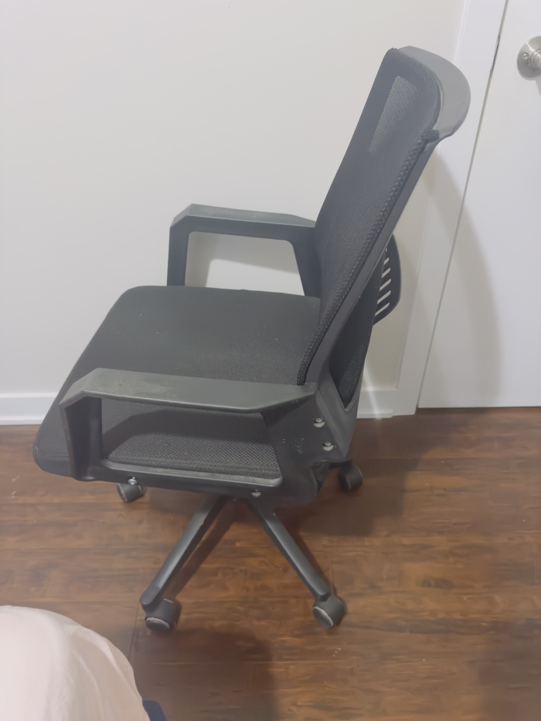 Black Mesh Office Chair - photo 4