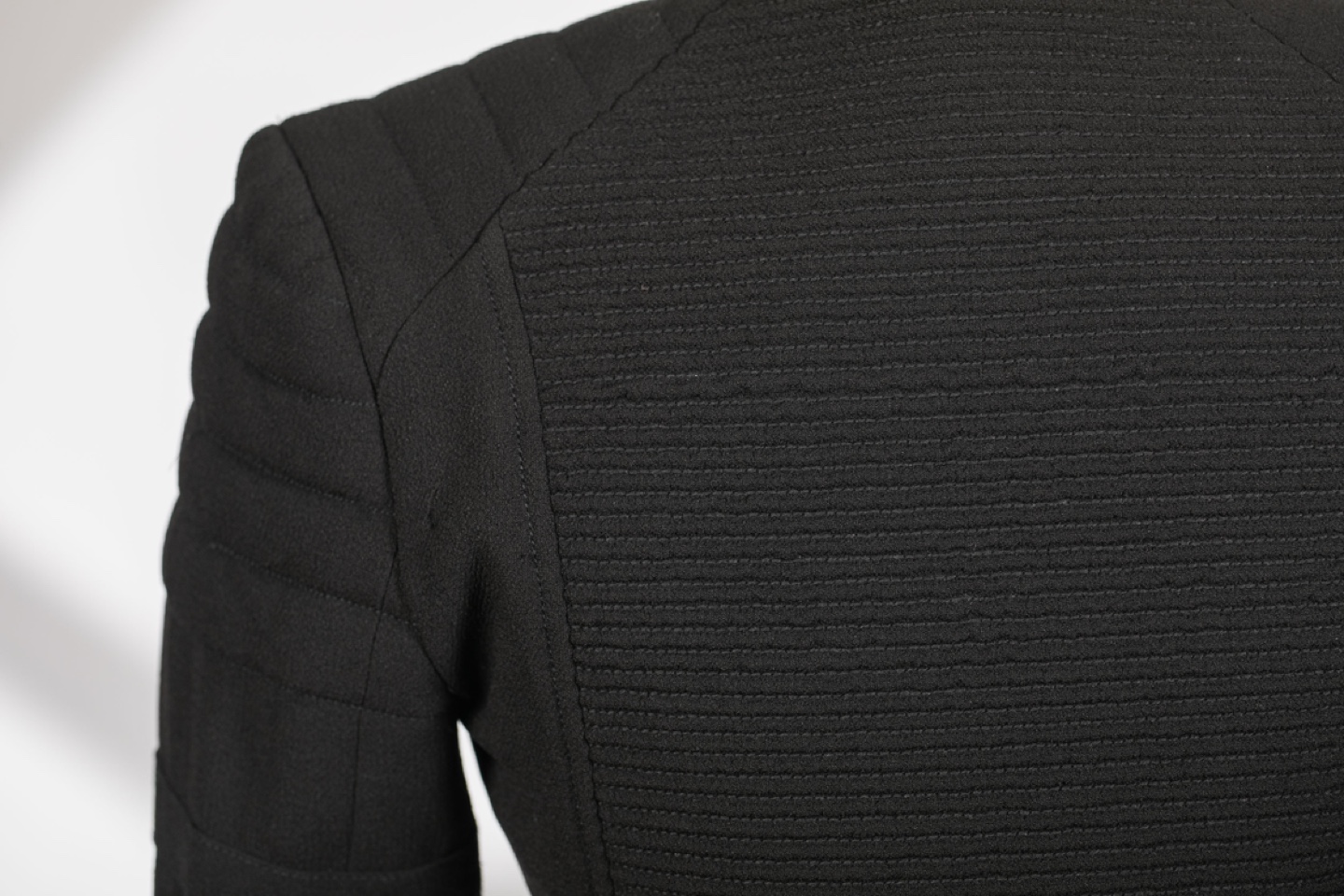 Aritzia Wilfred Biker Jacket black, Size 0, Excellent Condition - photo 4