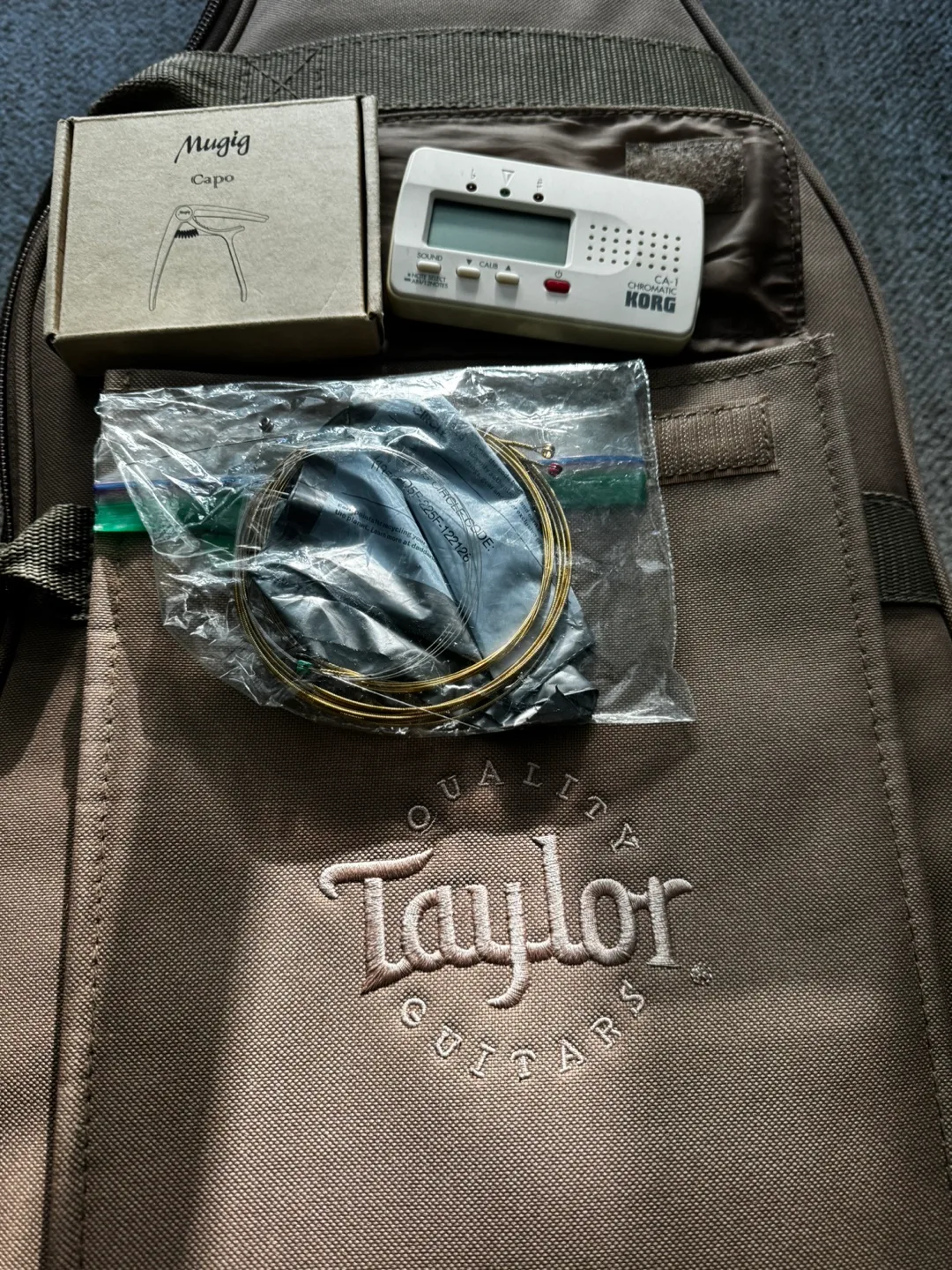 Taylor Baby Acoustic Guitar image indicator(4)