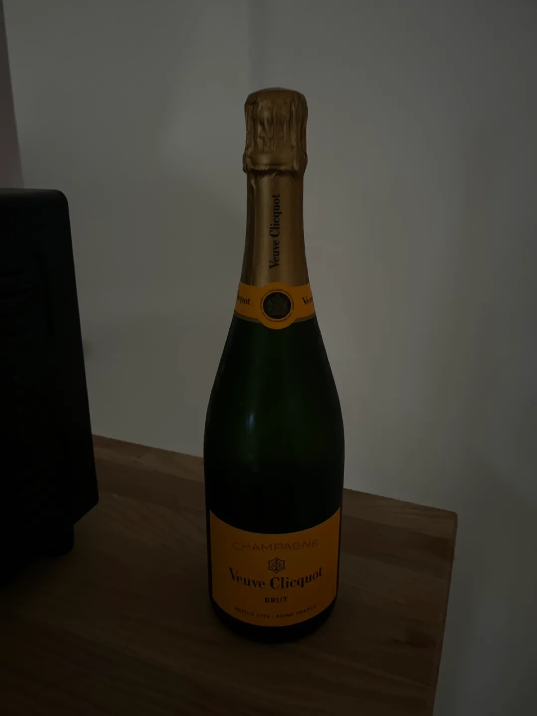 Veuve Clicquot Champagne thumbnail