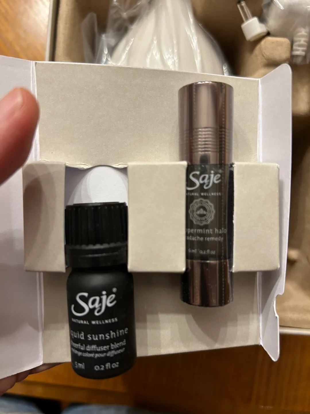 Saje Aroma Om Ultrasonic Diffuser with 2 Essential Oil Blends image indicator(3)