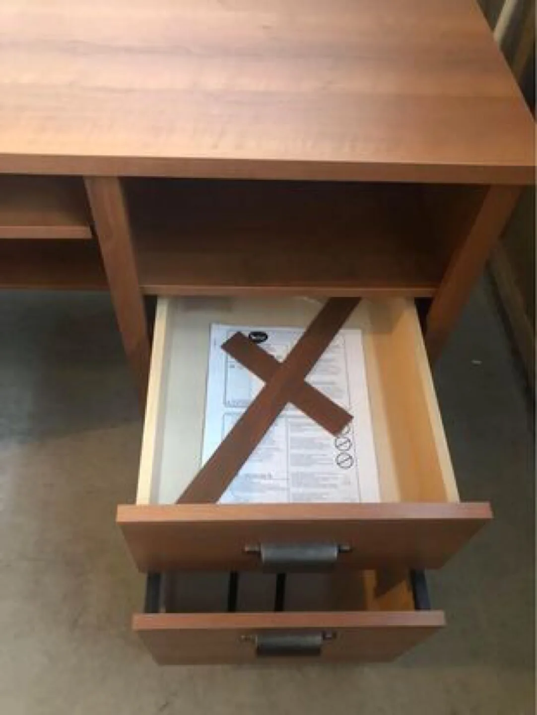 Computer Desk with Keyboard Tray and drawers image indicator(9)