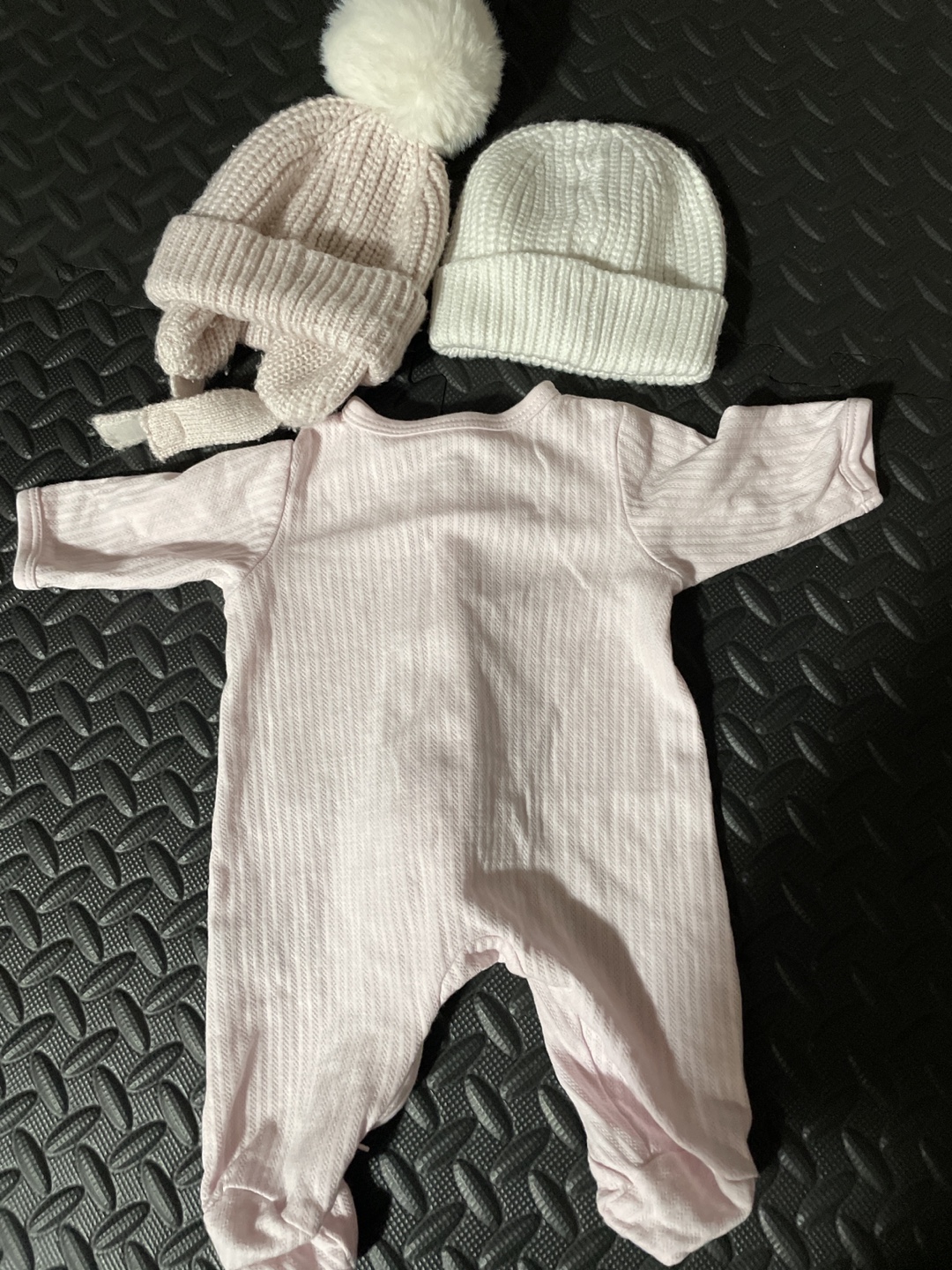 Baby Girl Onesie and Hat Set - photo 2