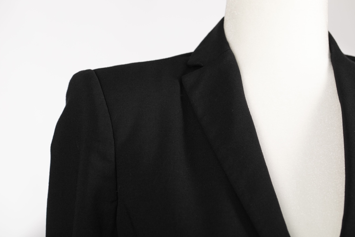 BCBGMAXAZRIA Wool Blazer with Satin Bottom Design - photo 5