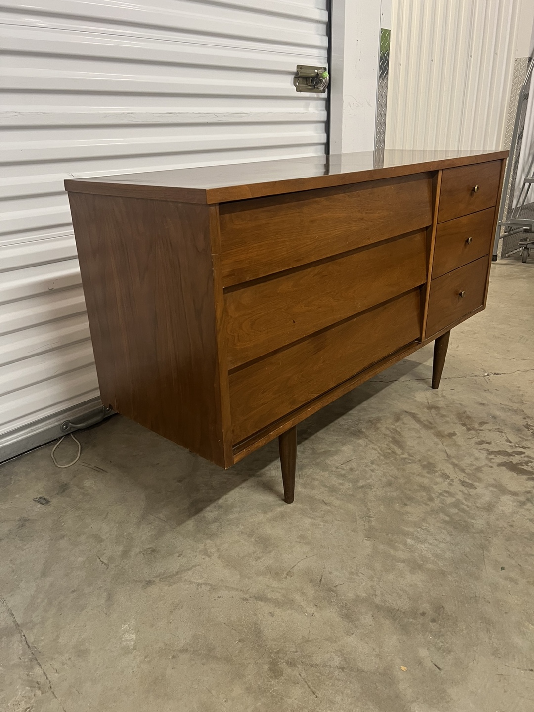 Mid Century Modern Dresser - photo 2
