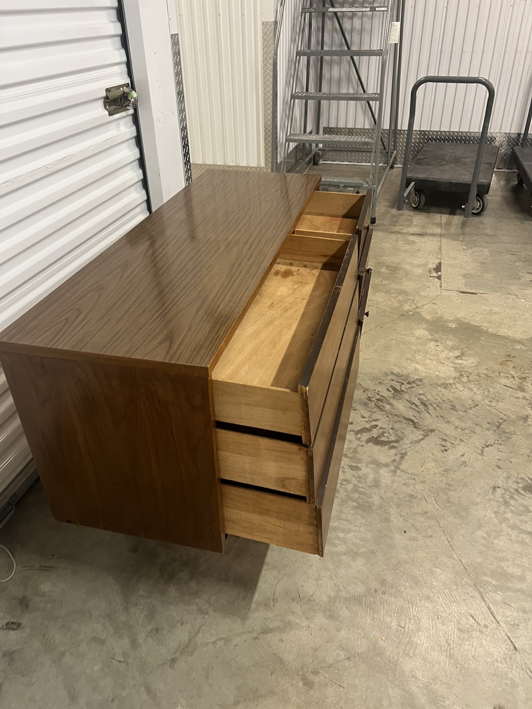 Mid Century Modern Dresser - photo 4