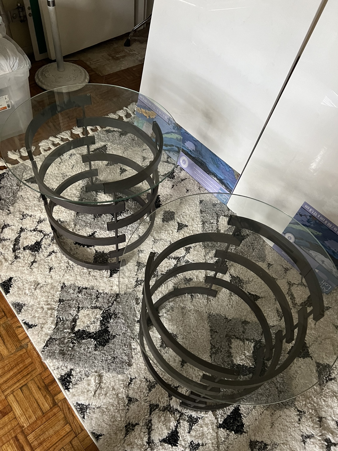 Set of 2 Glass and Metal End Tables - photo 2