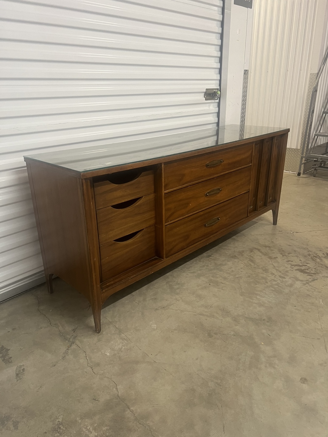 Mid Century Modern 9 dtawers Dresser - photo 2