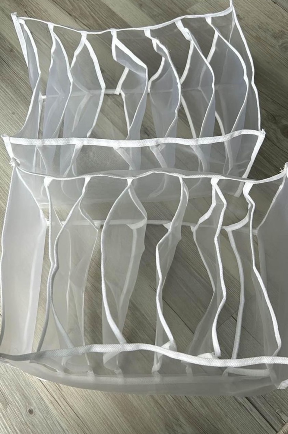 2x White clothing Organizer