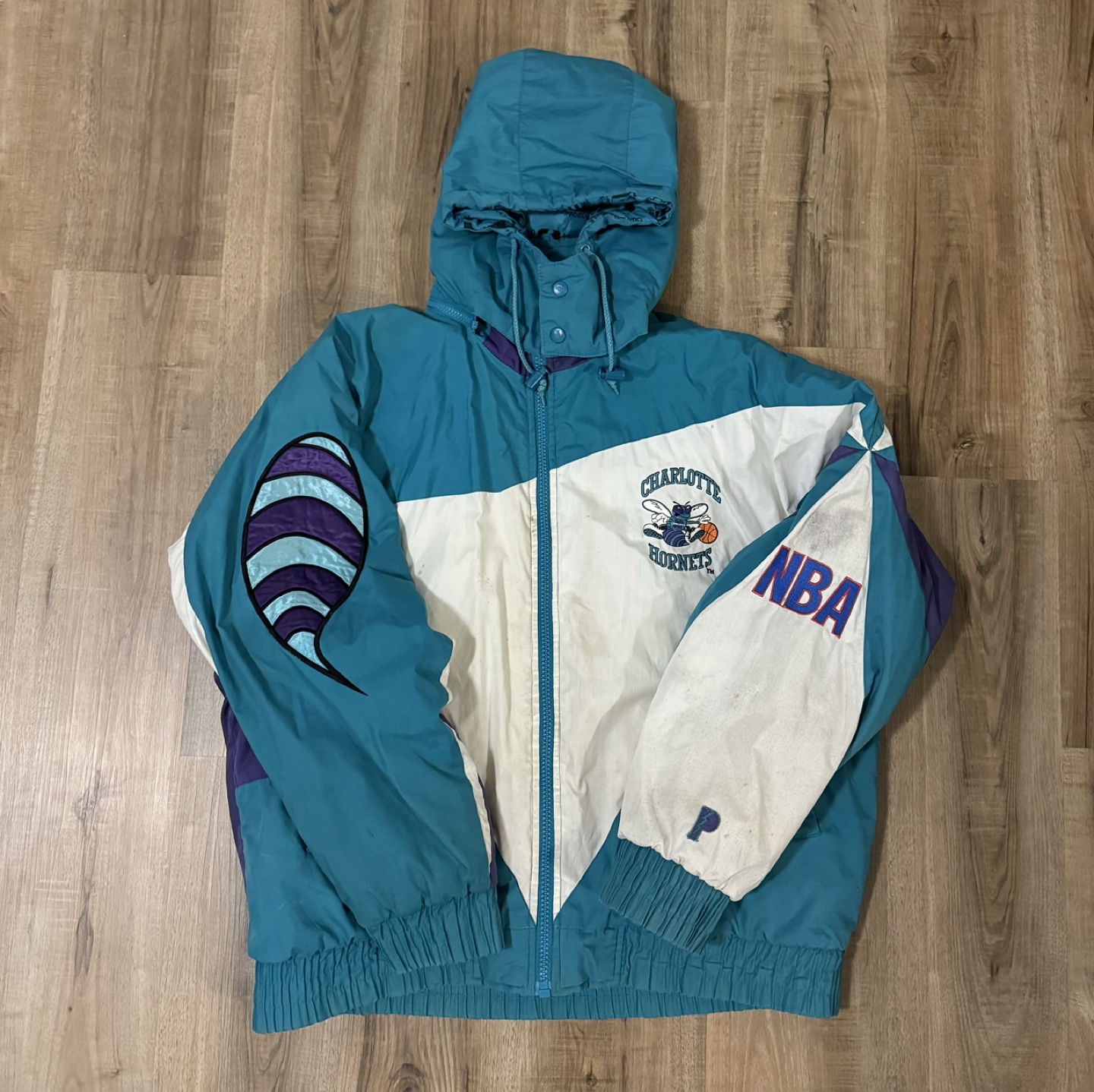 Vintage Charlotte Hornets Pro Player Jacket - photo 2