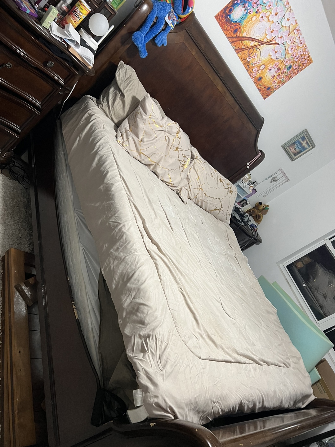 Wooden Dressers and beds - photo 2