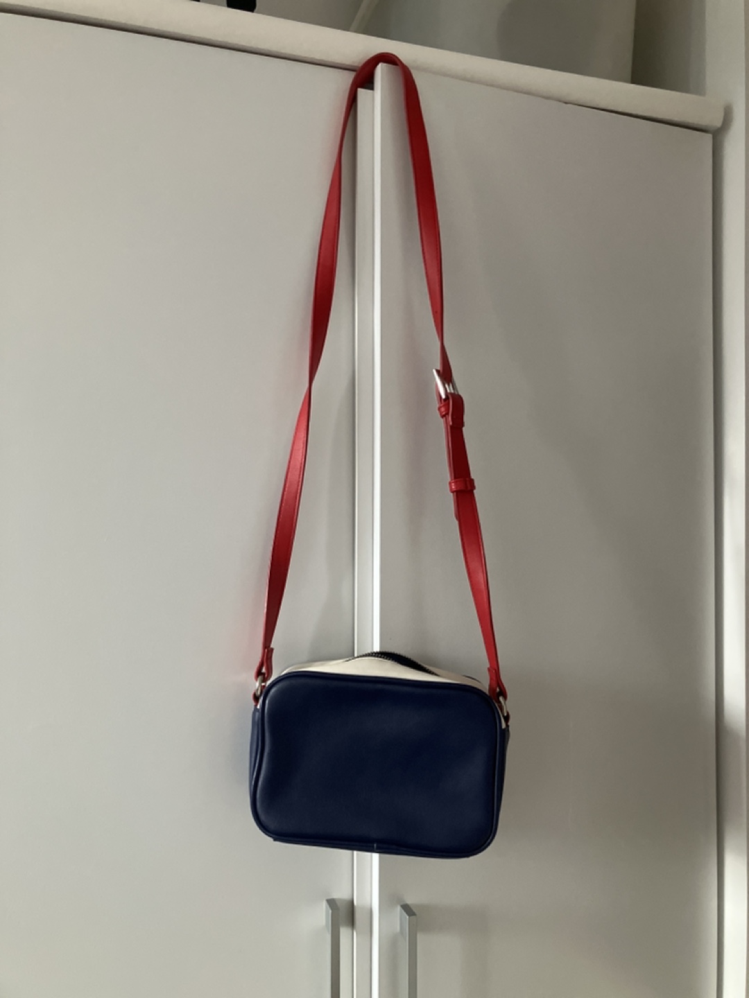 Free Crossbody Bag - photo 2