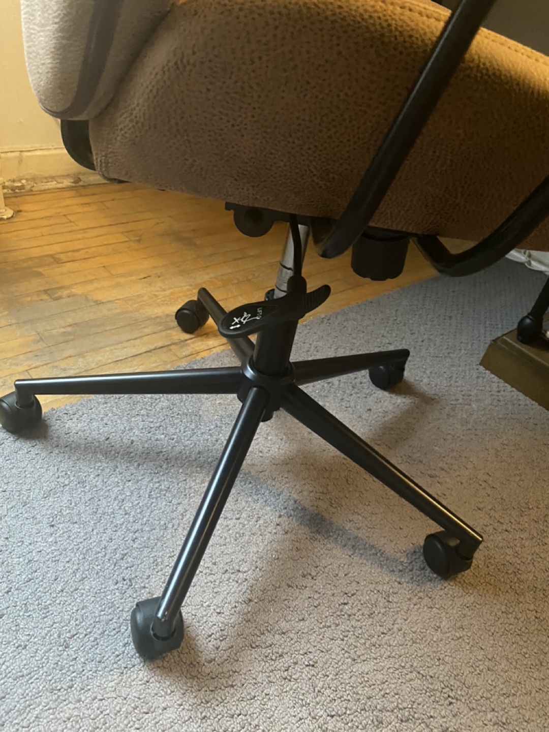Brown Office Chair with Adjustable Height - photo 4