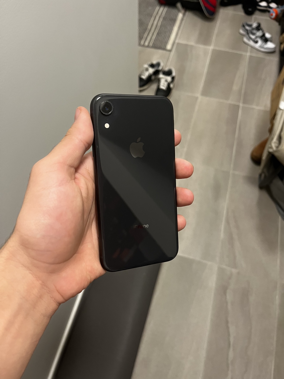 iPhone XR - Cracked Screen