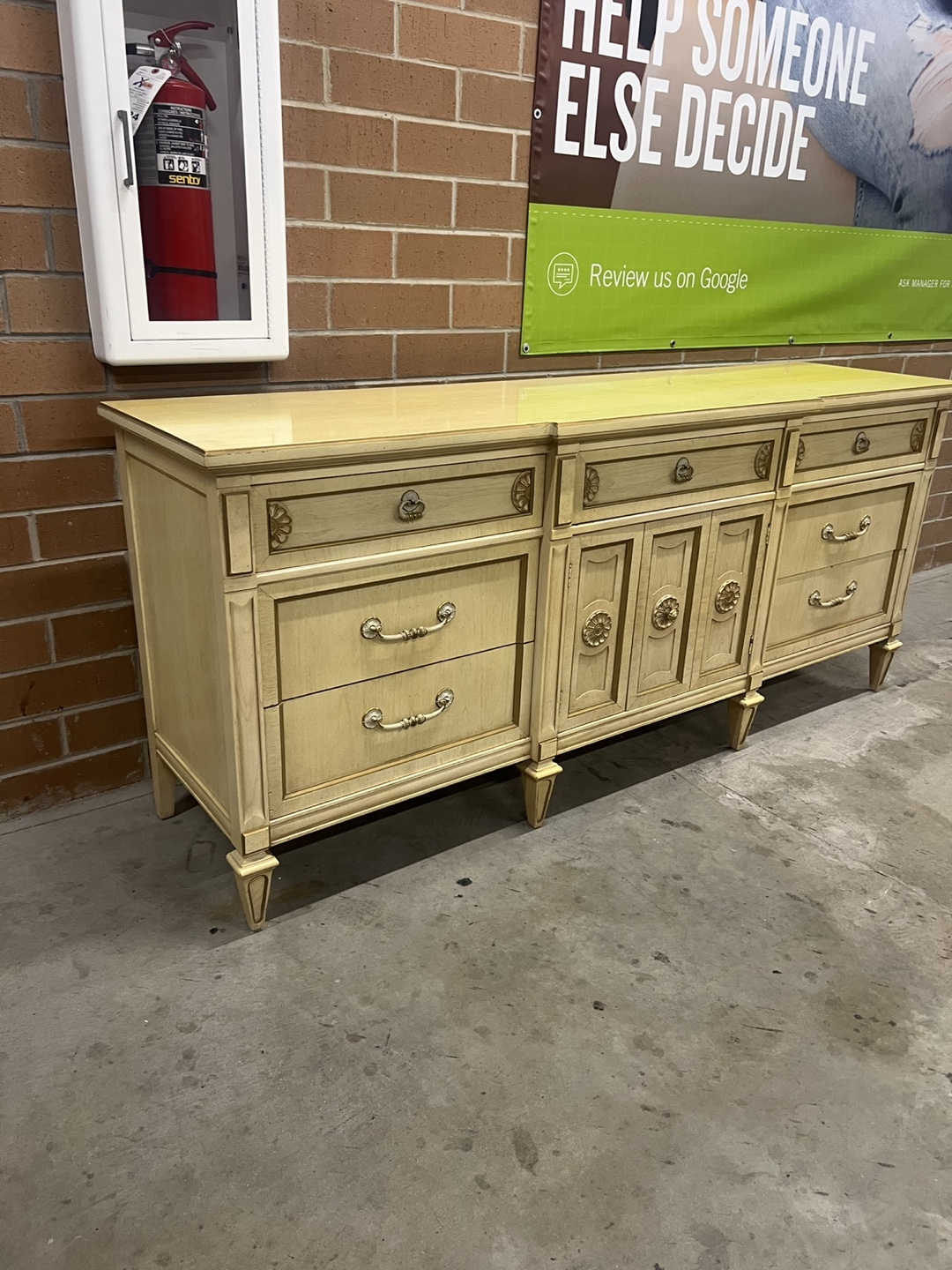 Vintage Dresser - photo 2