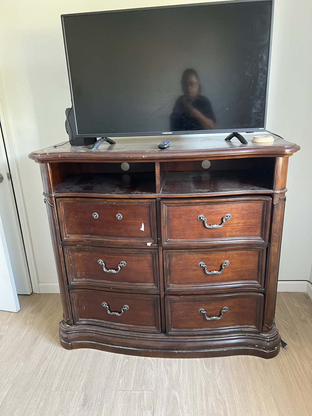 Wooden 6 Drawer Chest
